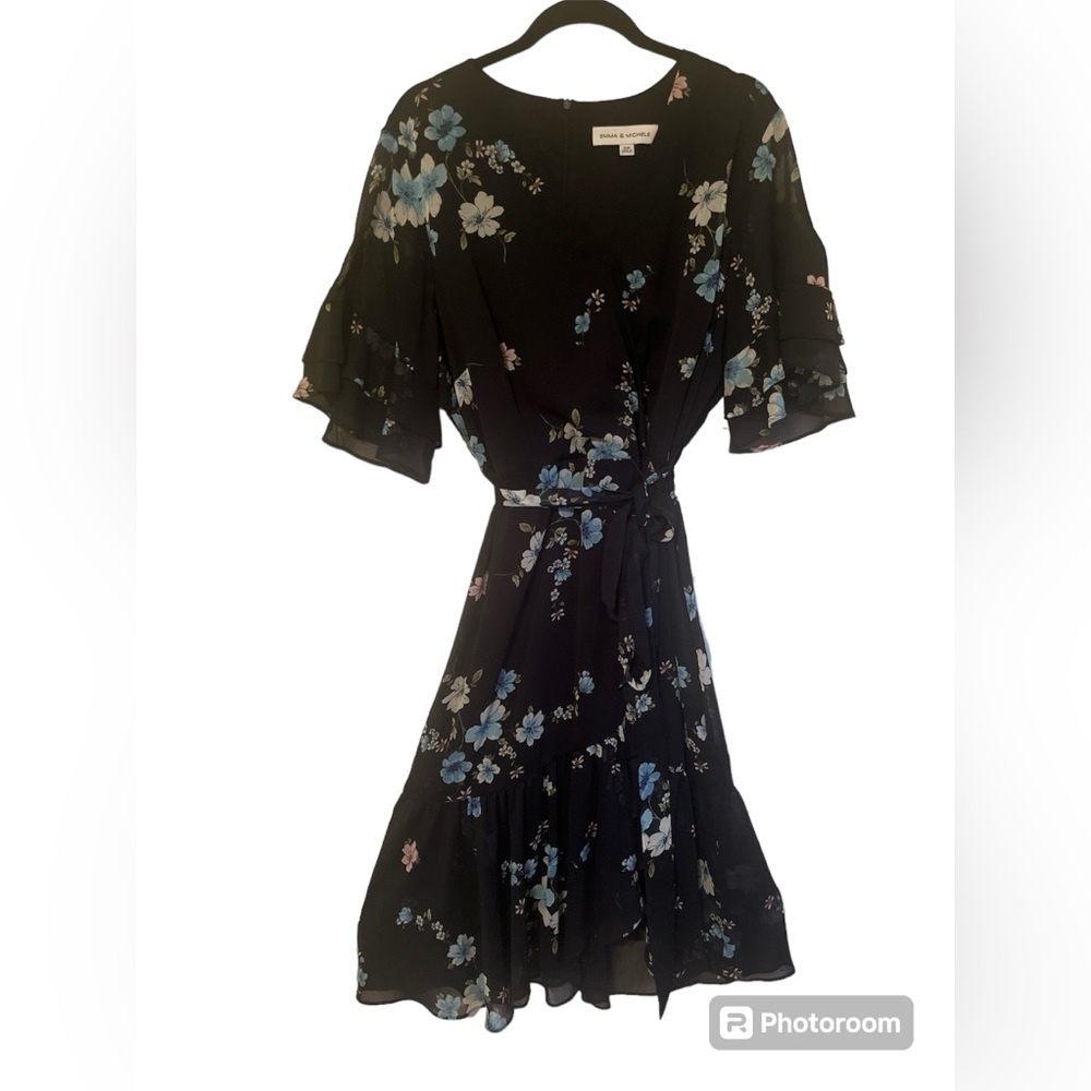 Never worn beautiful Emma & Michele dress!